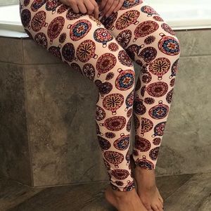 Buttery soft Christmas Holiday ornament legging TC
